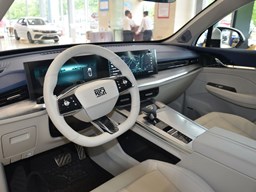 榮威鯨中控圖片