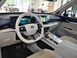 榮威鯨內(nèi)飾圖片