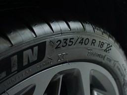 福特?？怂?汽車圖片