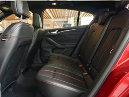 福特?？怂?內(nèi)飾圖片