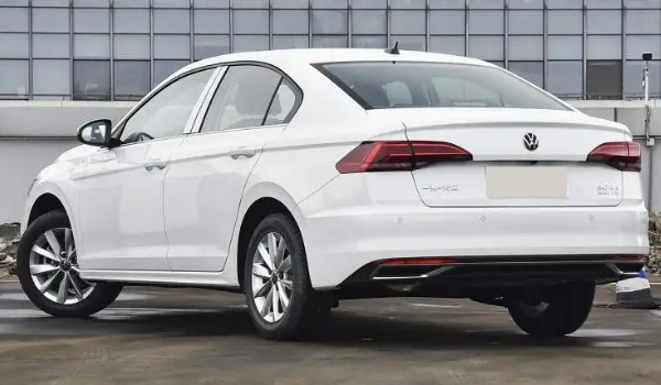 大眾寶來(lái)哪款顏色好看 極地白配色耐看(海貝金辨識(shí)度高)