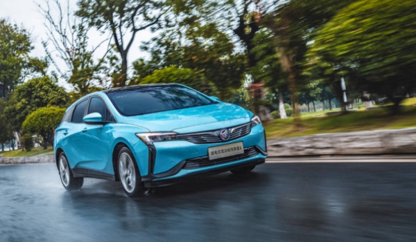 微藍(lán)6插電混動(dòng)版2022怎么樣 使用效果非常不錯(cuò)