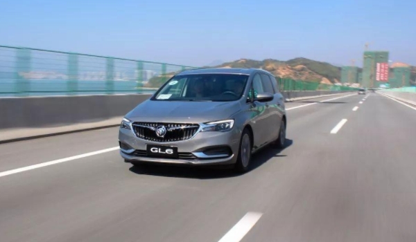 私家車及營運車輛幾年報廢 營運出租8年、中型15年、私家車輛不報廢