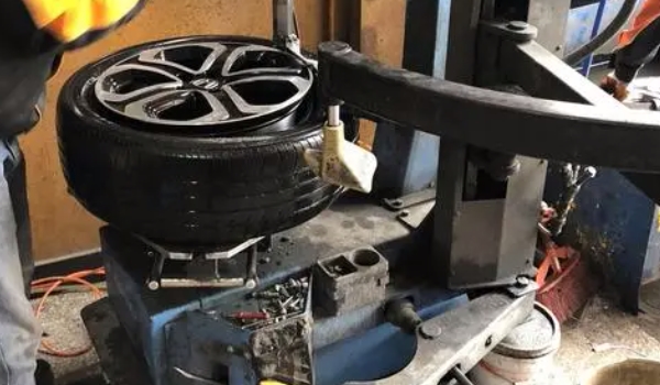 防爆輪胎可不可以補 可以補胎（可以作為應急使用）