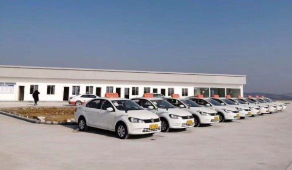 駕校學(xué)車多少錢 價格3000-10000元之間（駕駛類型不同費(fèi)用不同）