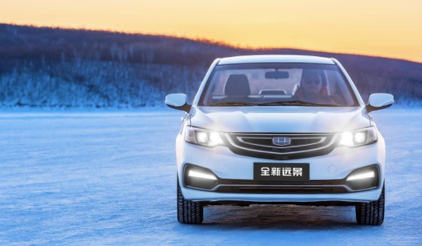 吉利遠景怎么樣 油耗低、動力好、后備箱空間大（1.5L自然吸氣發(fā)動機）