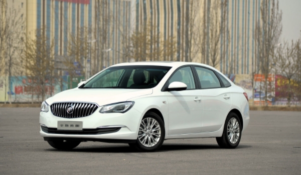 別克英朗怎么樣 行駛穩(wěn)定、配置豐富、油耗低（百公里5.3L）