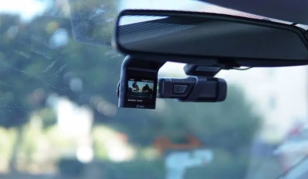 行車記錄儀哪個(gè)牌子好 飛利浦、鐵將軍、凌度三個(gè)品牌效果好