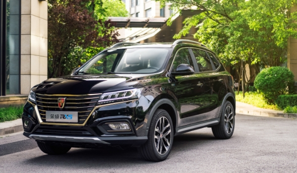 榮威rx5怎么樣 油耗低、空間大、性能好（百公里6.9L）