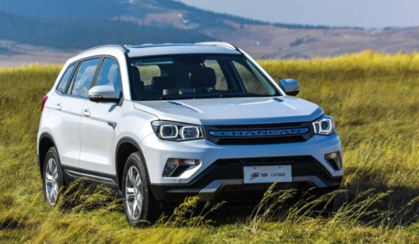 長(zhǎng)安cs75怎么樣 科技感十足、外觀時(shí)尚大氣（油耗經(jīng)濟(jì)實(shí)惠）