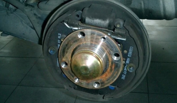 碟剎和鼓剎哪個(gè)安全 碟剎使用效果更安全（重量輕、散熱塊）