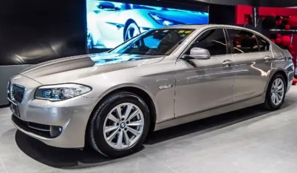 寶馬525和530的區(qū)別 在動(dòng)力、配置、價(jià)格上面有所區(qū)別