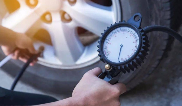 汽車胎壓多少合適 230-250KPA比較適合（胎壓影響行駛安全）