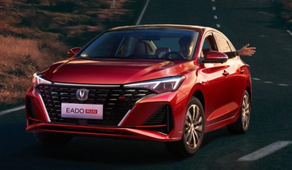 長安逸動怎么樣 舒適性好、顏值較高、油耗低（百公里油耗6L）