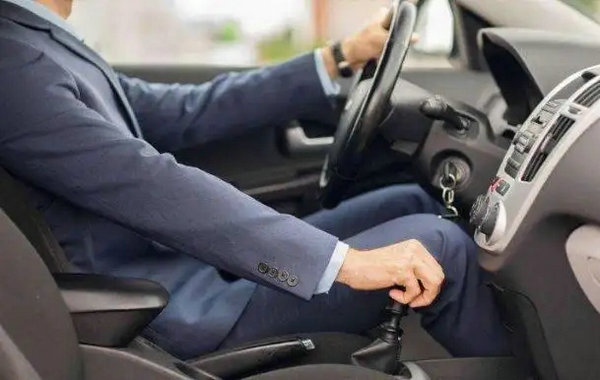 手動(dòng)擋汽車(chē)駕駛技巧