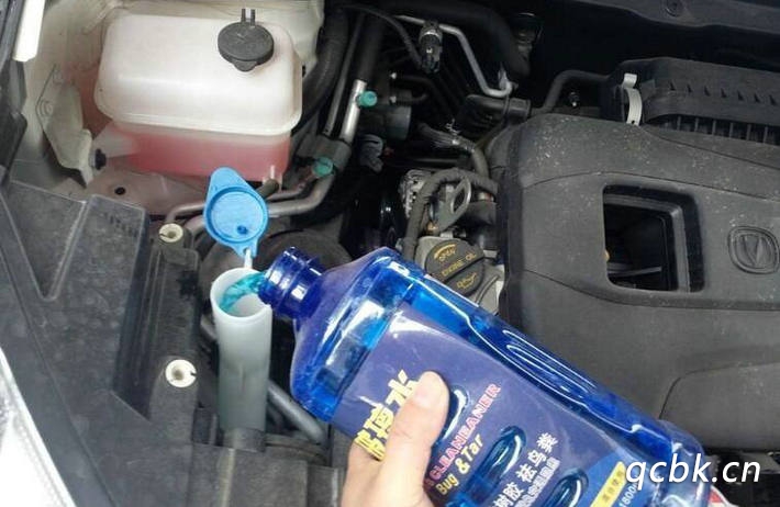 汽車加玻璃水的標(biāo)志是哪個(gè)