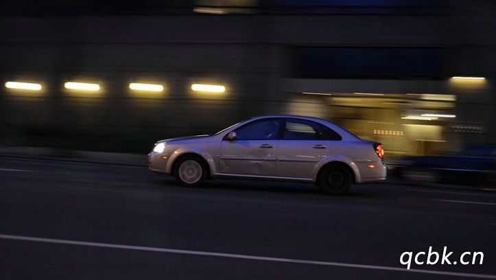 銳志油耗一公里多少錢