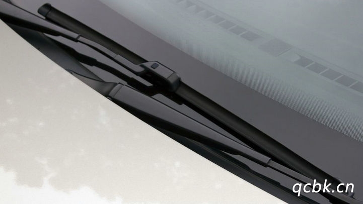 雅閣雨刷怎么卸下來(lái)