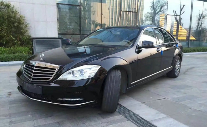 奔馳s300報(bào)價(jià)多少錢(qián)一輛