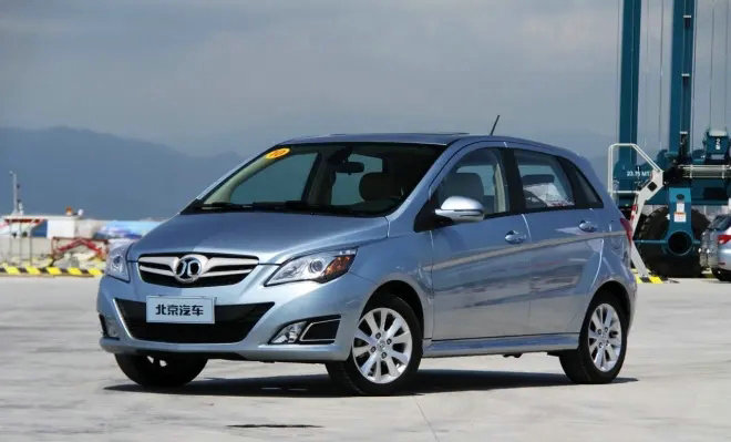 北汽e系列內(nèi)飾仿奔馳的嗎