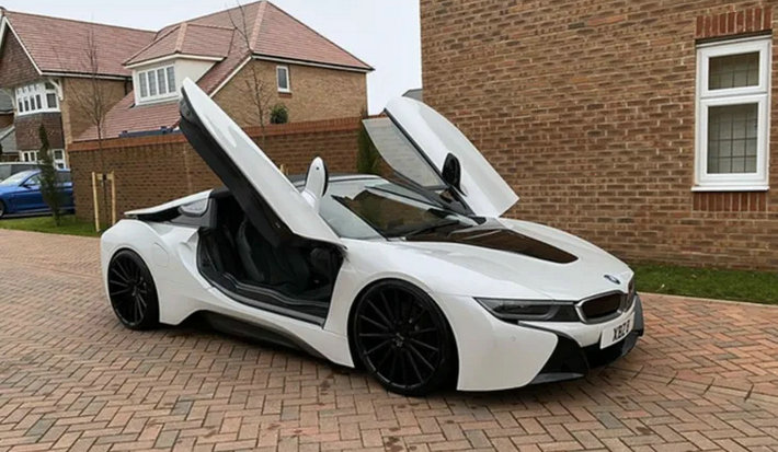 寶馬i8敞篷版多少錢(qián)一輛