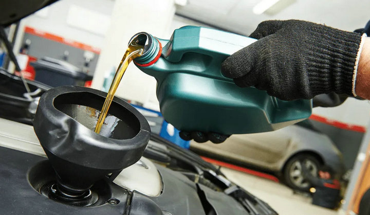 汽車換機(jī)油多少錢一次