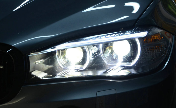 汽車(chē)氙氣燈安裝方法