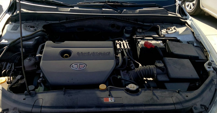 奔騰b70發(fā)動機號在什么位置