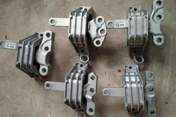 發(fā)動(dòng)機(jī)支架多少錢(qián)一個(gè)