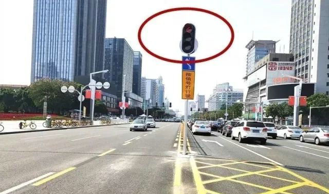 不按行進方向駛?cè)雽蜍嚨涝趺刺幜P