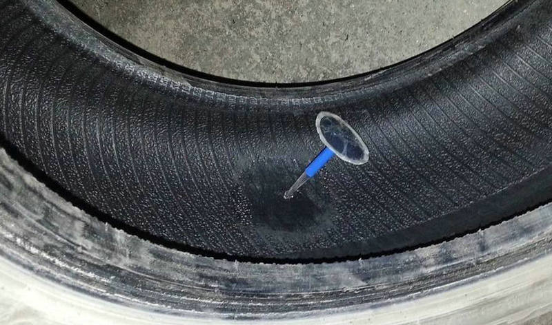 扎釘子補(bǔ)胎蘑菇釘還是貼片 那個(gè)補(bǔ)法好