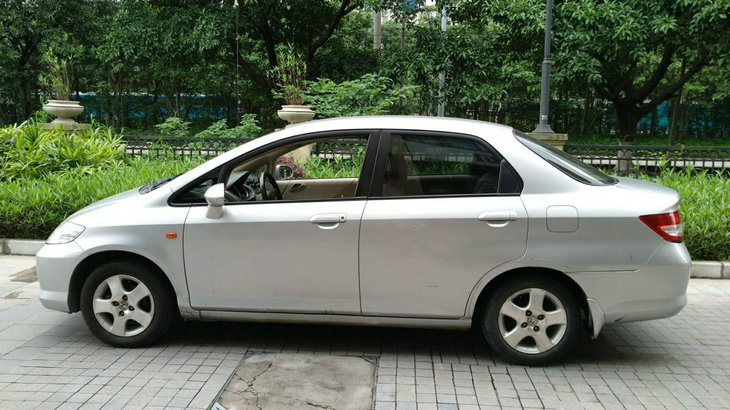 本田飛度三廂車好不好