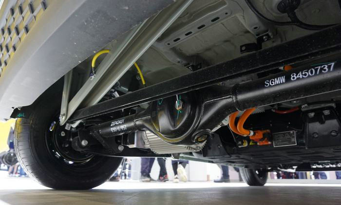 車底盤有水聲是怎么回事