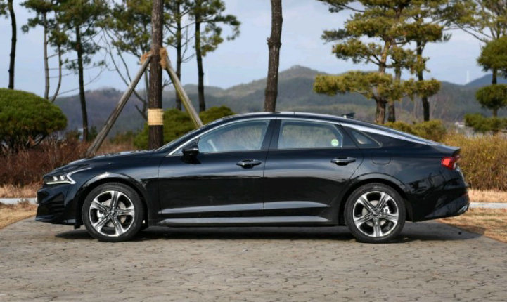 東風(fēng)起亞k5是b級車嗎