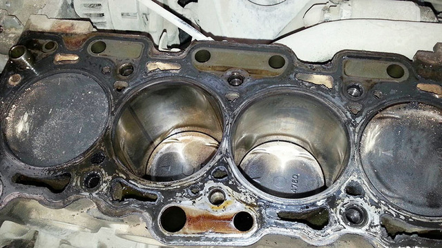 發(fā)動機(jī)積碳會有什么表現(xiàn)