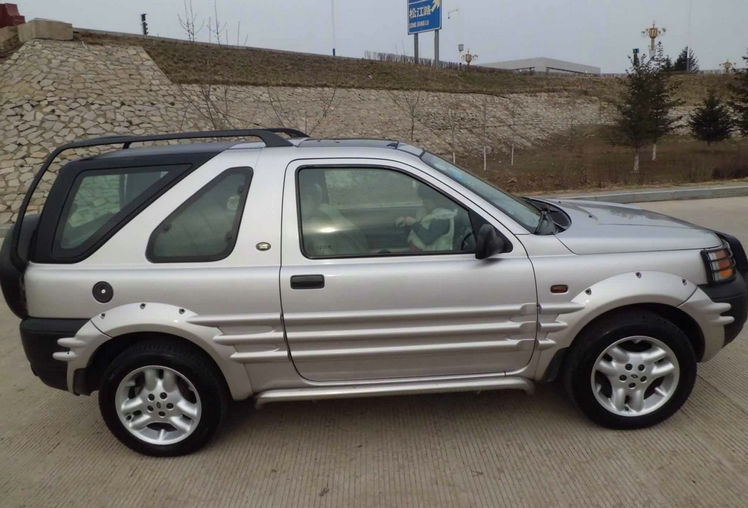 路虎自由人多少錢一輛