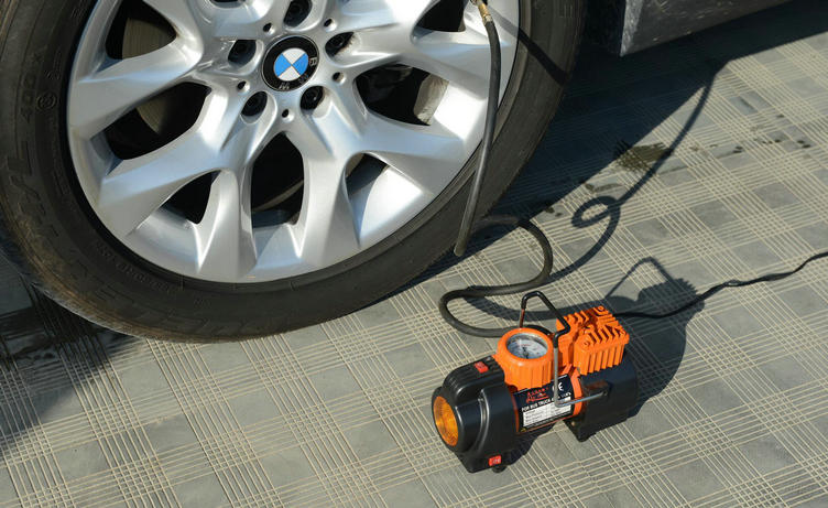 車胎充氮?dú)庥惺裁春锰?></i>
          <h3>車胎充氮?dú)庥惺裁春锰?/h3>
          <span>知識</span>
          <p class=