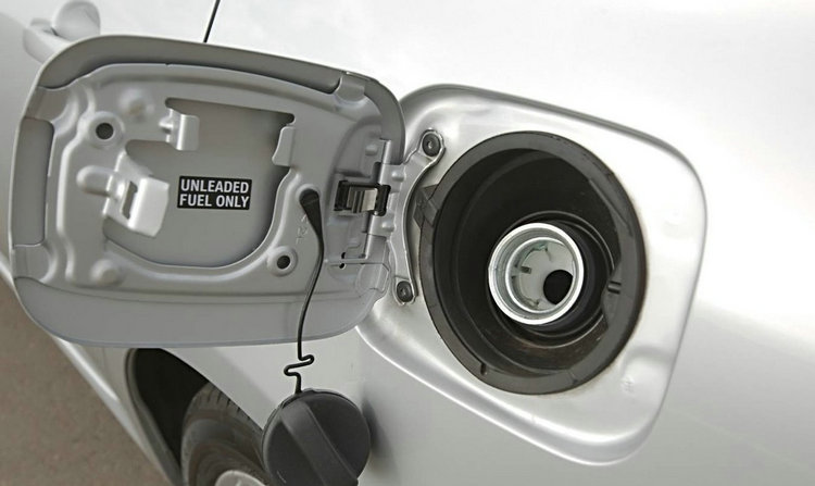 油箱進水打不著火怎么辦