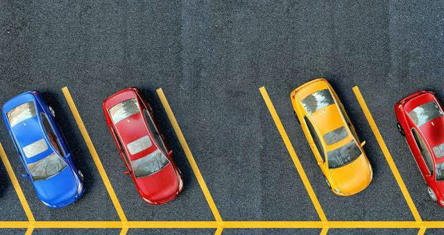 路邊停車(chē)位標(biāo)線三個(gè)顏色是什么意思