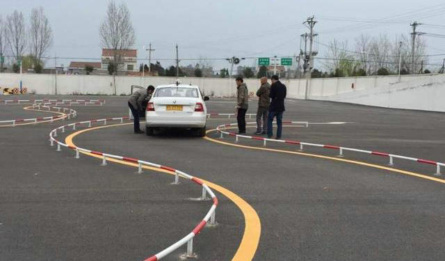 科目二補(bǔ)考需要場地費(fèi)嗎