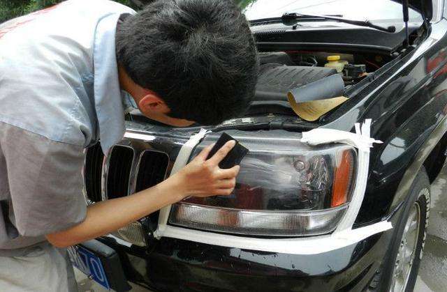 大燈翻新最簡(jiǎn)單的方法