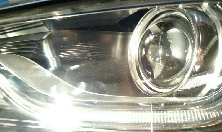 汽車大燈殼裂了怎么修復