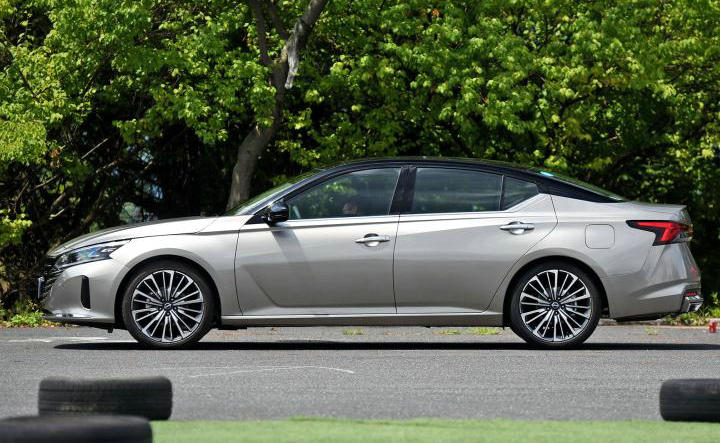 日產天籟2022款報價及圖片