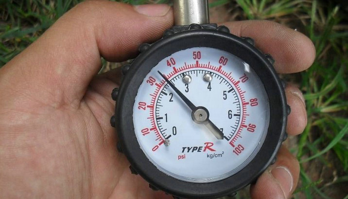 胎壓2.9正?？梢孕旭倖?></i>
          <h3>胎壓2.9正?？梢孕旭倖?/h3>
          <span>知識</span>
          <p class=