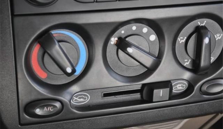 汽車(chē)開(kāi)暖氣正確方法 小車(chē)開(kāi)暖氣怎么開(kāi)