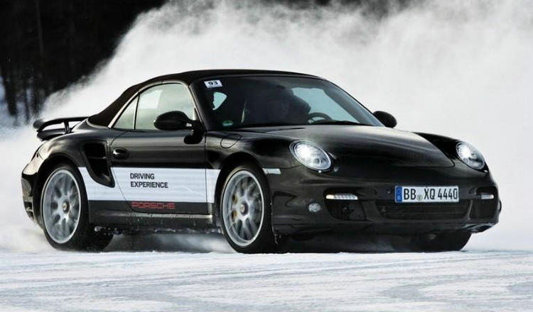 冷車啟動發(fā)動機(jī)聲音大正常嗎