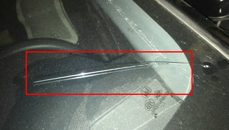 汽車(chē)前擋風(fēng)玻璃有裂紋怎么辦