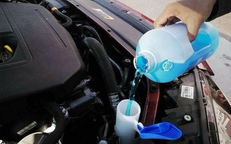 汽車(chē)玻璃水可以加自來(lái)水嗎