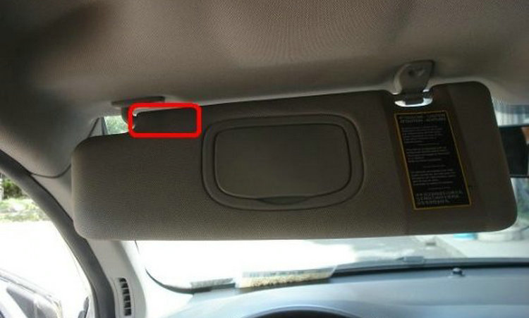 汽車遮陽板老是下垂怎么維修