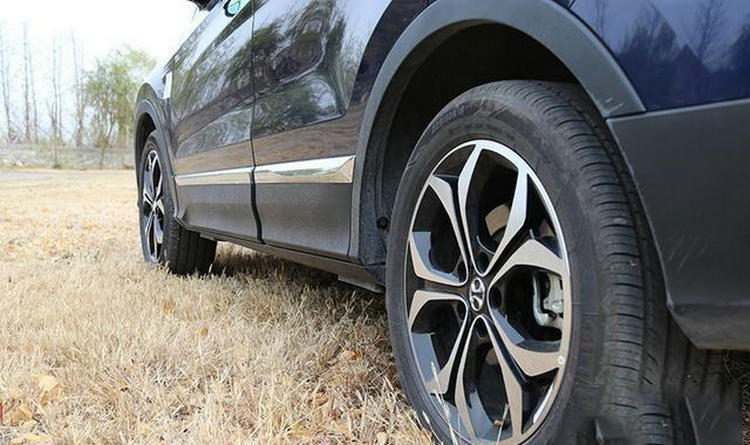 車后輪有滋滋滋的聲音怎么辦